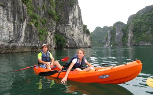 Halong Bay Full Day Tour - 4 Hours Cruising